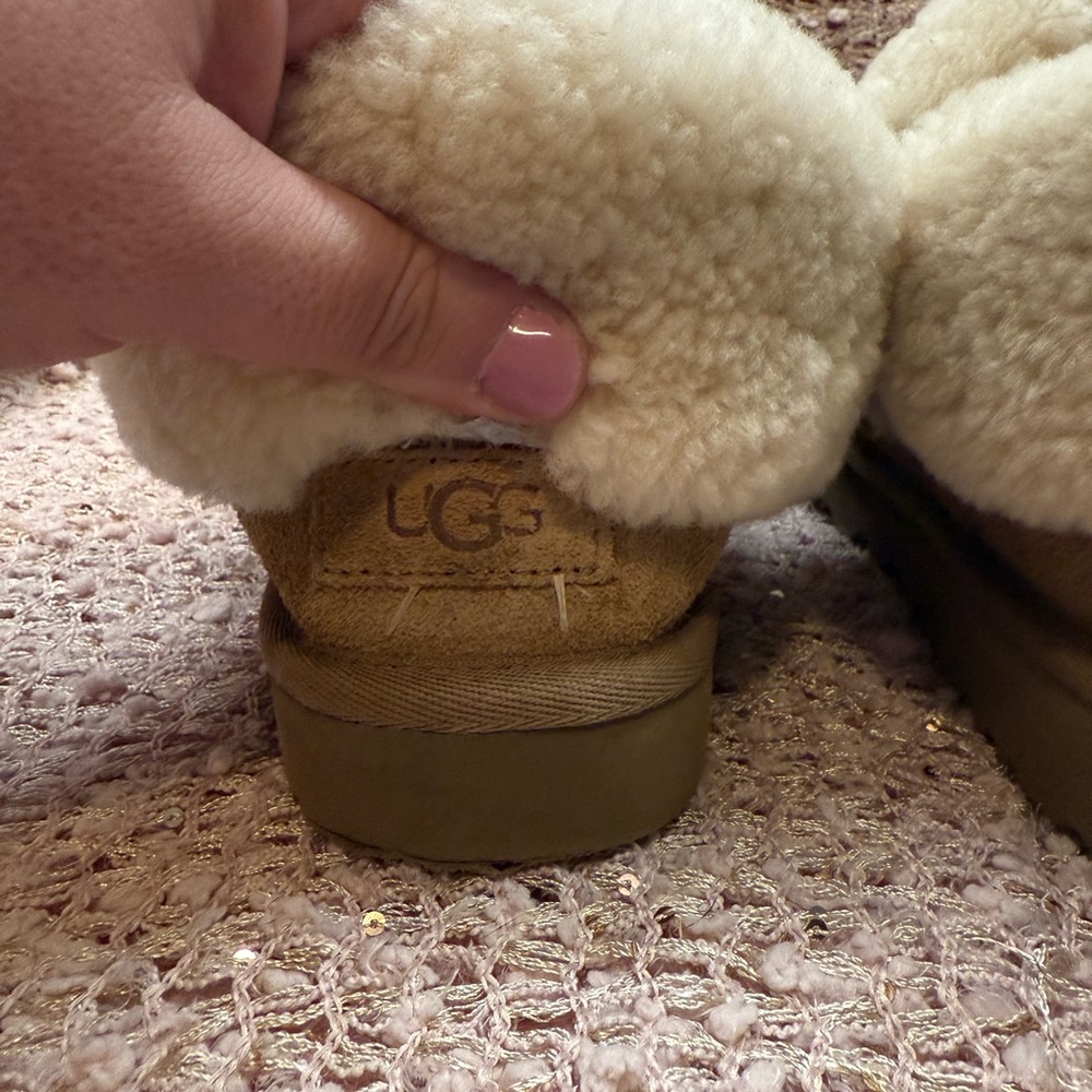 UGGS Women’s Size 6 - Picture 6 of 13